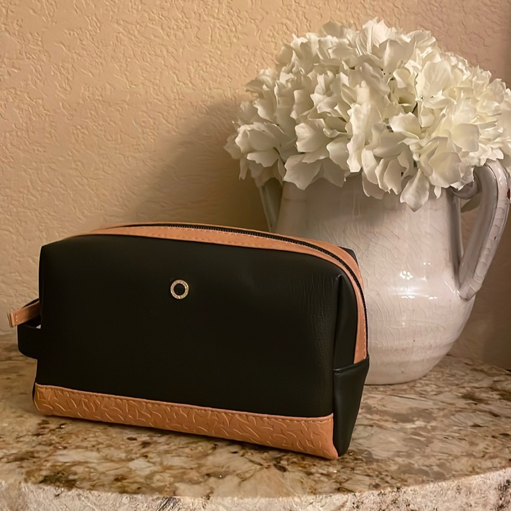 BVLGARI NWOT LARGE LEATHER BLACK/BROWN COSMETIC/TRAVEL BAG